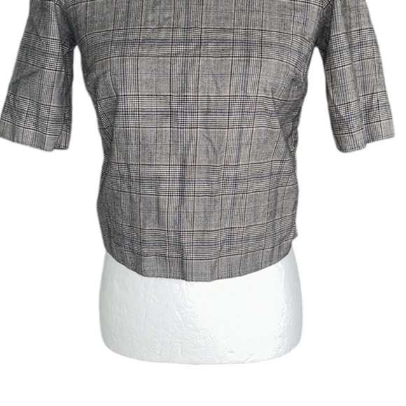 Theory Houndstooth Plaid Print Short Sleeve Cropped Top - 4 - Picture 3 of 10